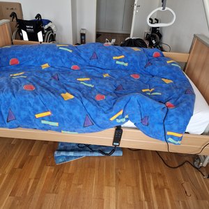 Pflegebett elektrisch
