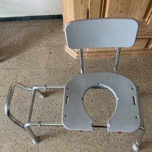 Duschstuhl für Transfer