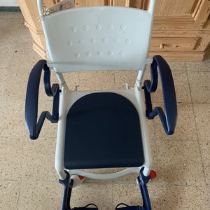 Duschrollstuhl
