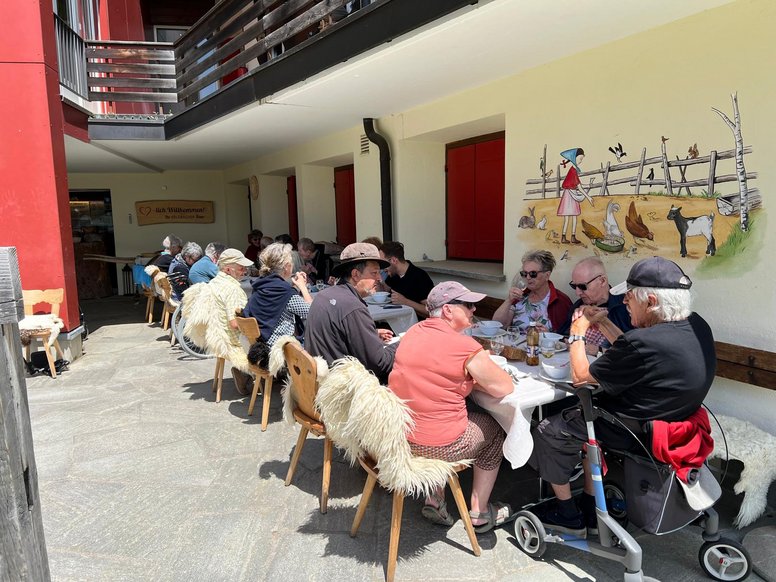 Gulasch Zmittag im Erlebacher Hus
