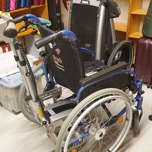 B&B Rollstuhl mit Schiebehilfe TOGO