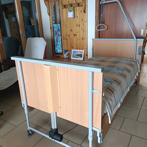 Lit médicalisé électrique